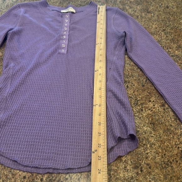 Zenana Snap Button Long Sleeve Henley Top Lavender Womens Size Small - Picture 11 of 13